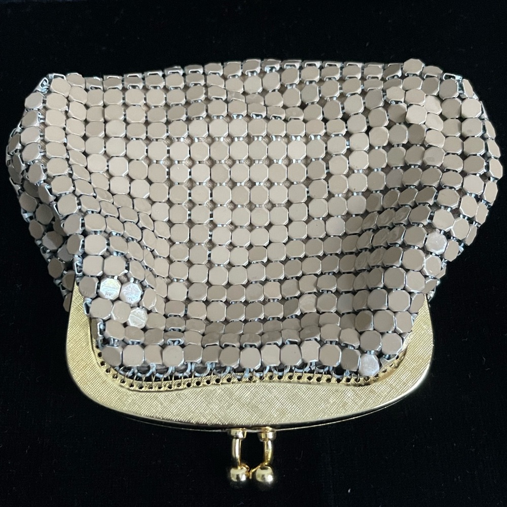 Glomesh 1970s Beige and gold tone Mesh Purse Made in Australia